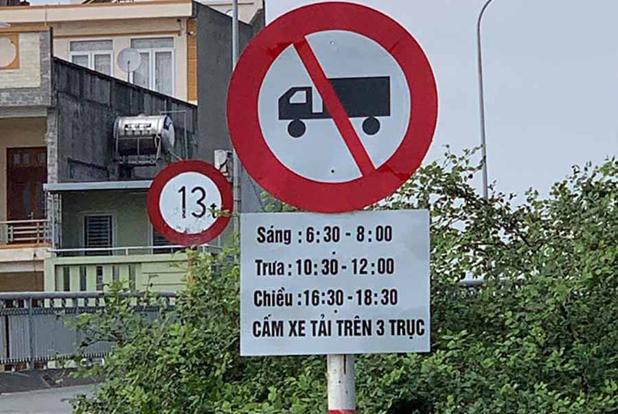 Xe tải vi phạm giờ cấm bị kiểm tra và xử phạt theo quy định