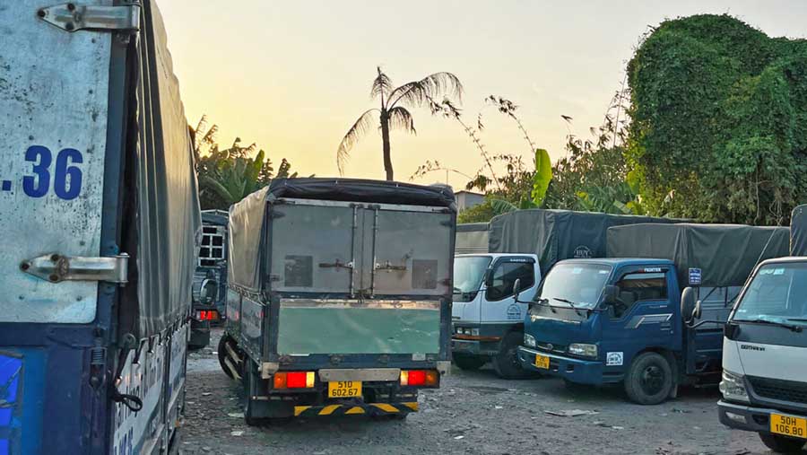 xe tải chở hàng ngoài giờ