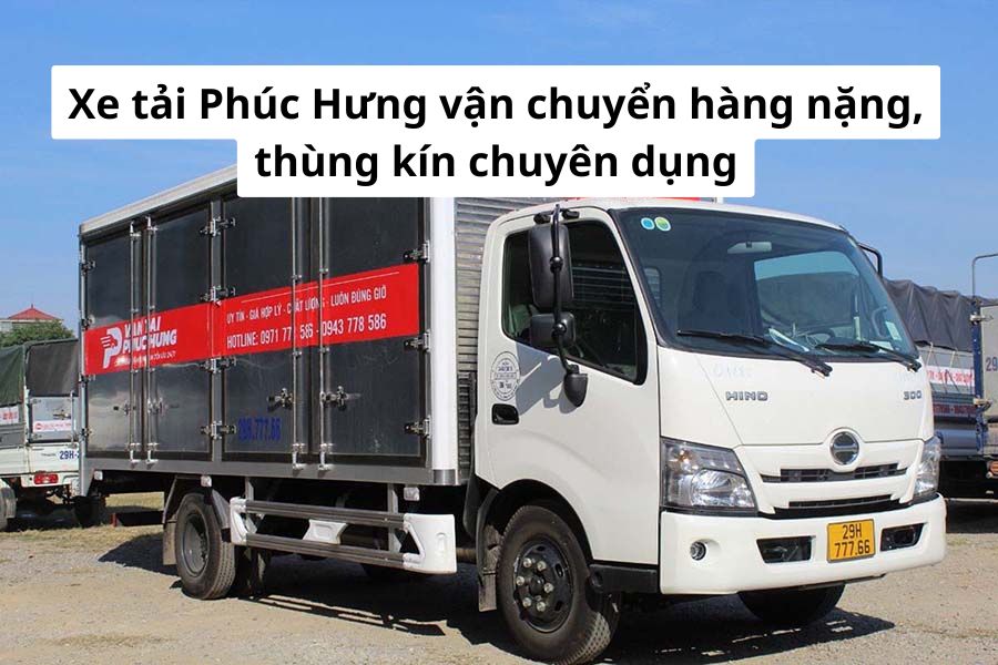 Xe tải Phúc Hưng đang vận chuyển hàng nặng tại khu công nghiệp Hà Nội